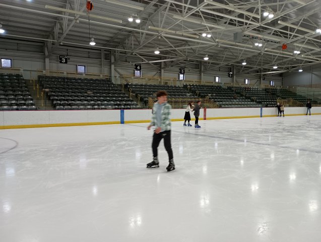 Skating 37